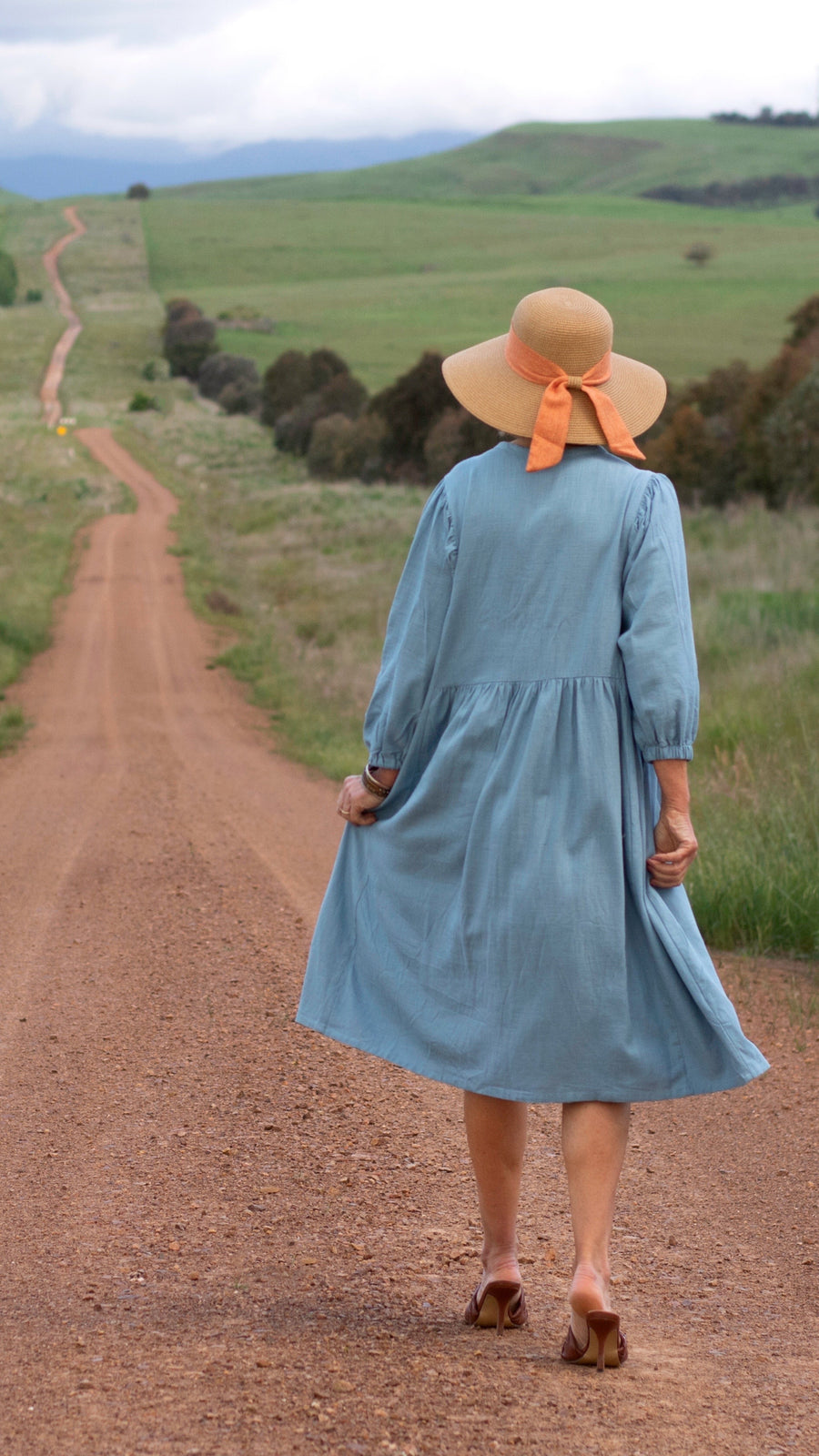 Harriet | Linen Faraway Dress in Sky
